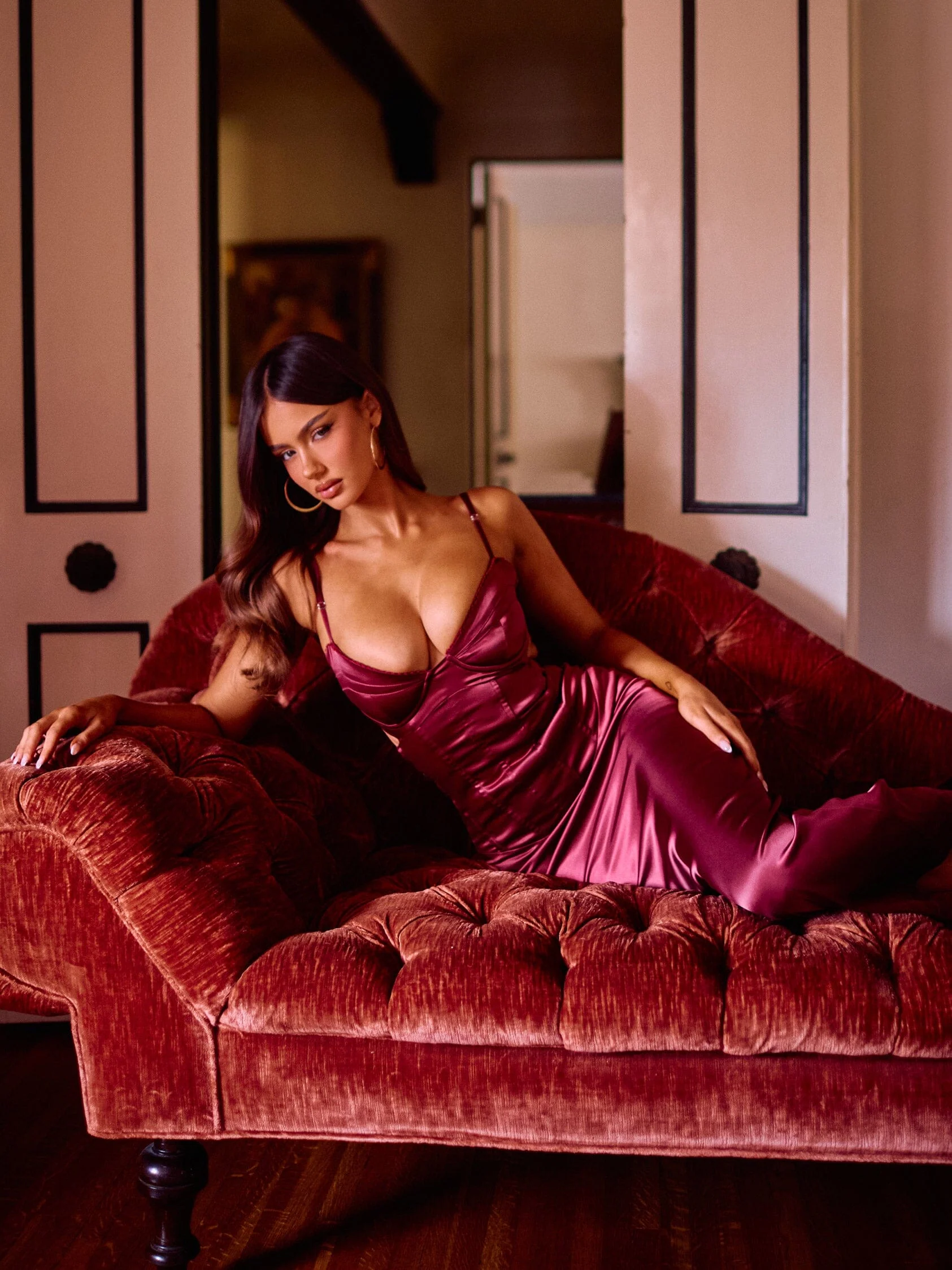 HOLLIE MIDI DRESS BURGUNDY - Image 2
