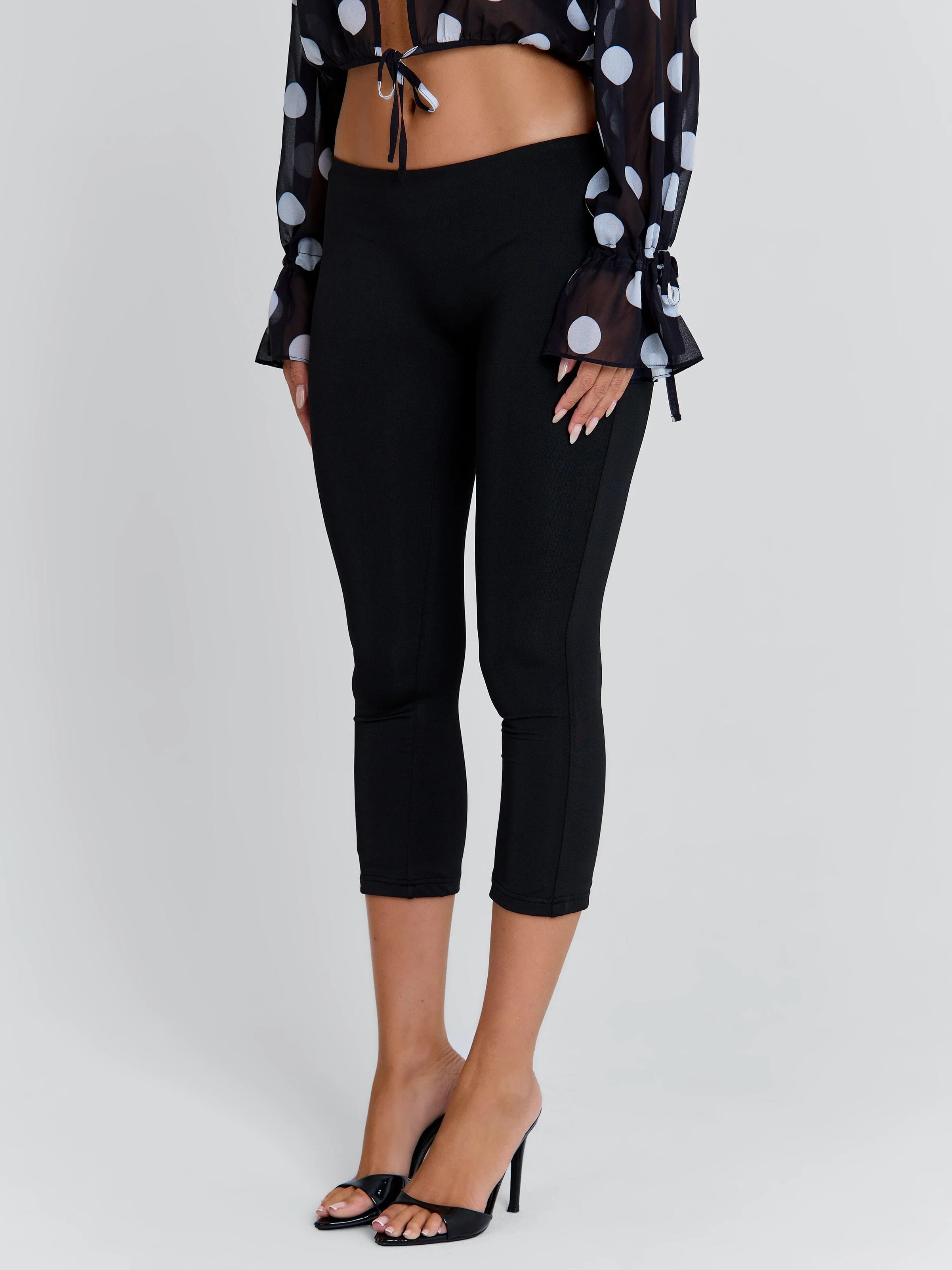 LUMAE CAPRI PANTS BLACK - Image 5