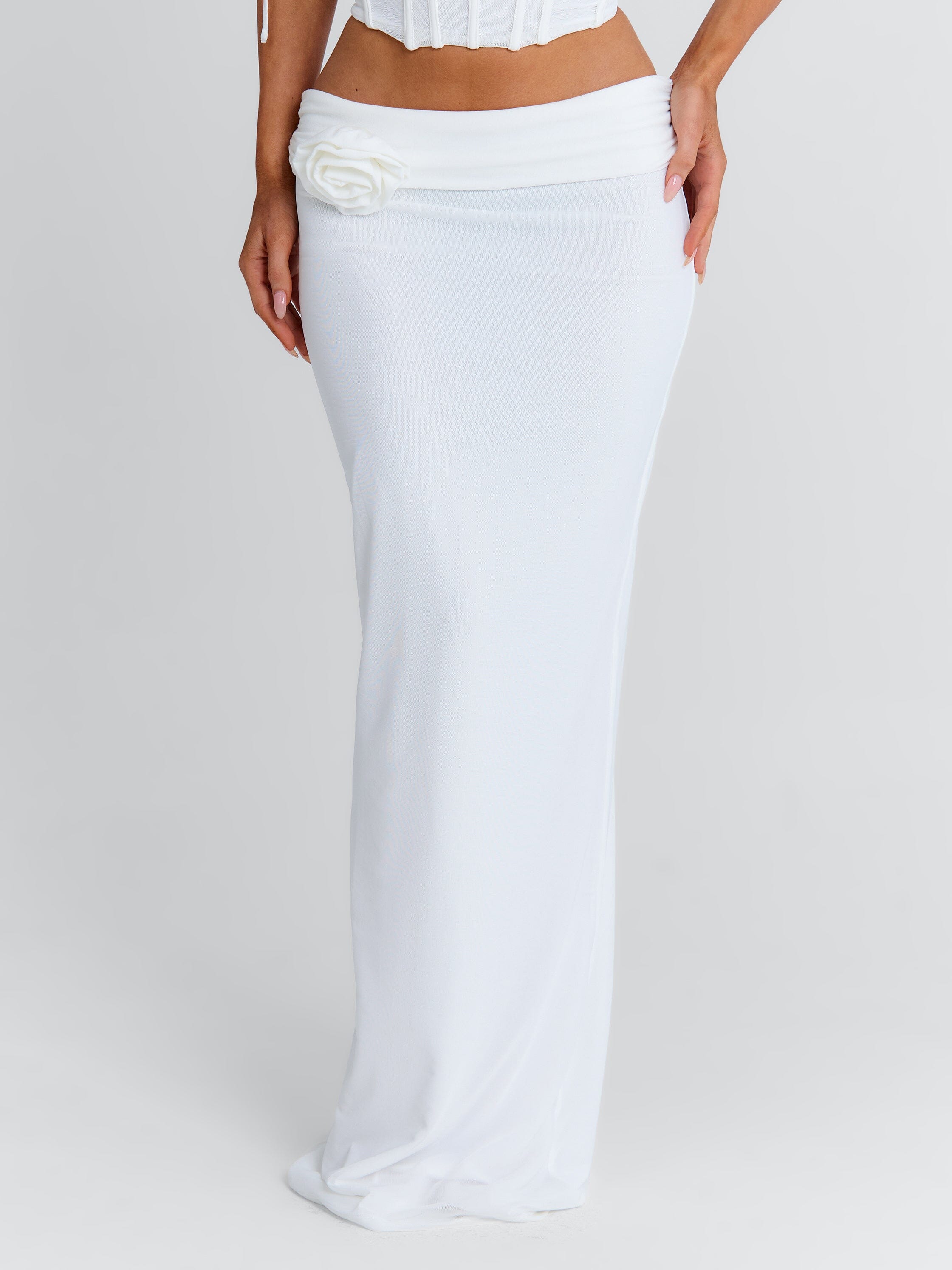 ZURAI MAXI SKIRT WHITE - Image 3